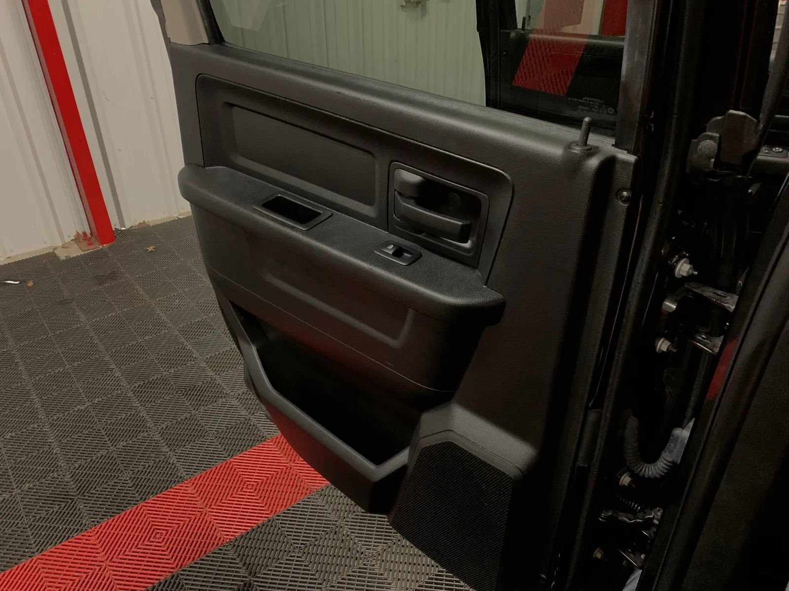 Used 2018 RAM 1500 Express w/ Express Value Package image 30