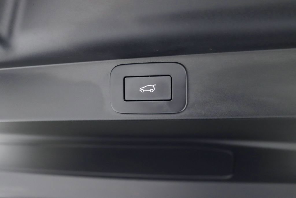 Used 2023 Land Rover Range Rover SE image 41