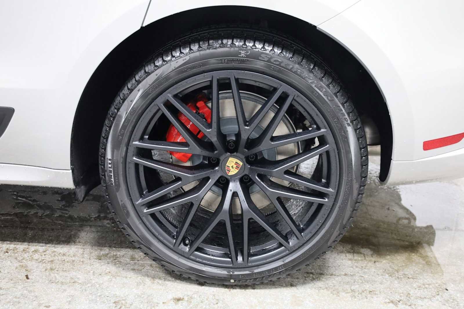 New 2026 Porsche Macan GTS image 39