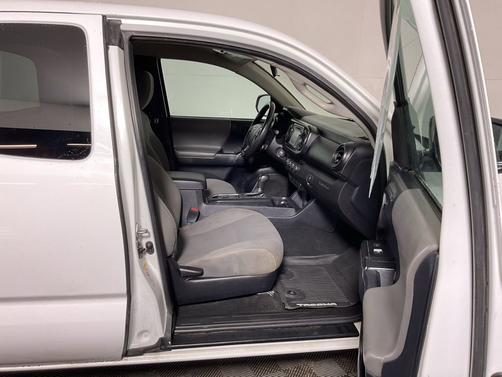 Used 2019 Toyota Tacoma SR image 33