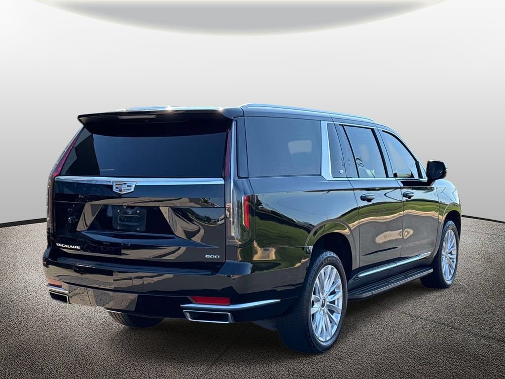 Used 2024 Cadillac Escalade ESV Luxury RWD image 2
