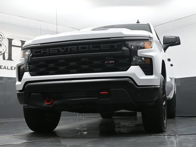 Used 2023 Chevrolet Silverado 1500 Custom Trail Boss AWD/4WD image 4