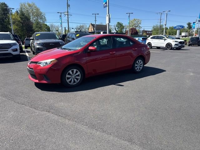 Used 2016 Toyota Corolla LE FWD image 3