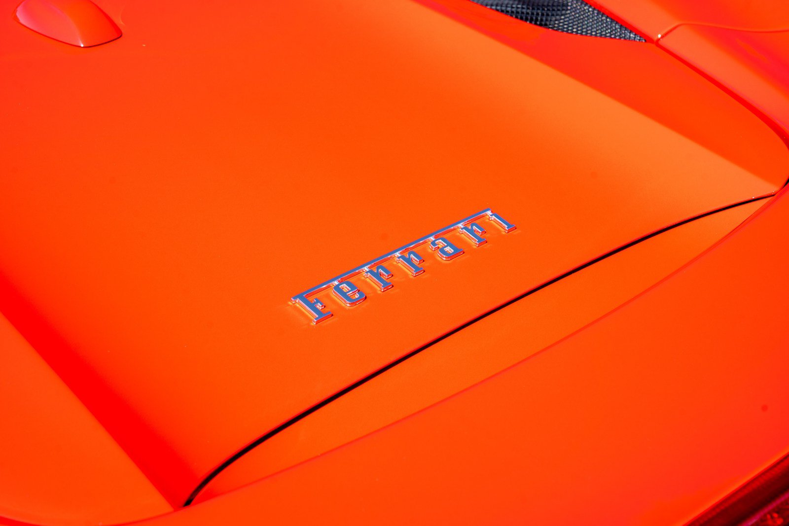 Used 2018 Ferrari 488 Spider RWD image 17