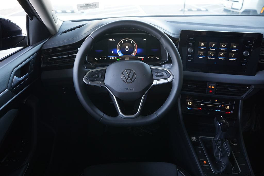 New 2026 Volkswagen Jetta SE FWD image 9