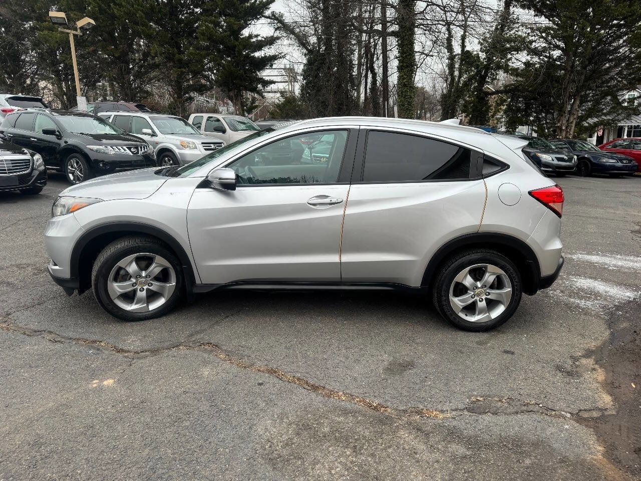 Used 2016 Honda HR-V EX-L image 4