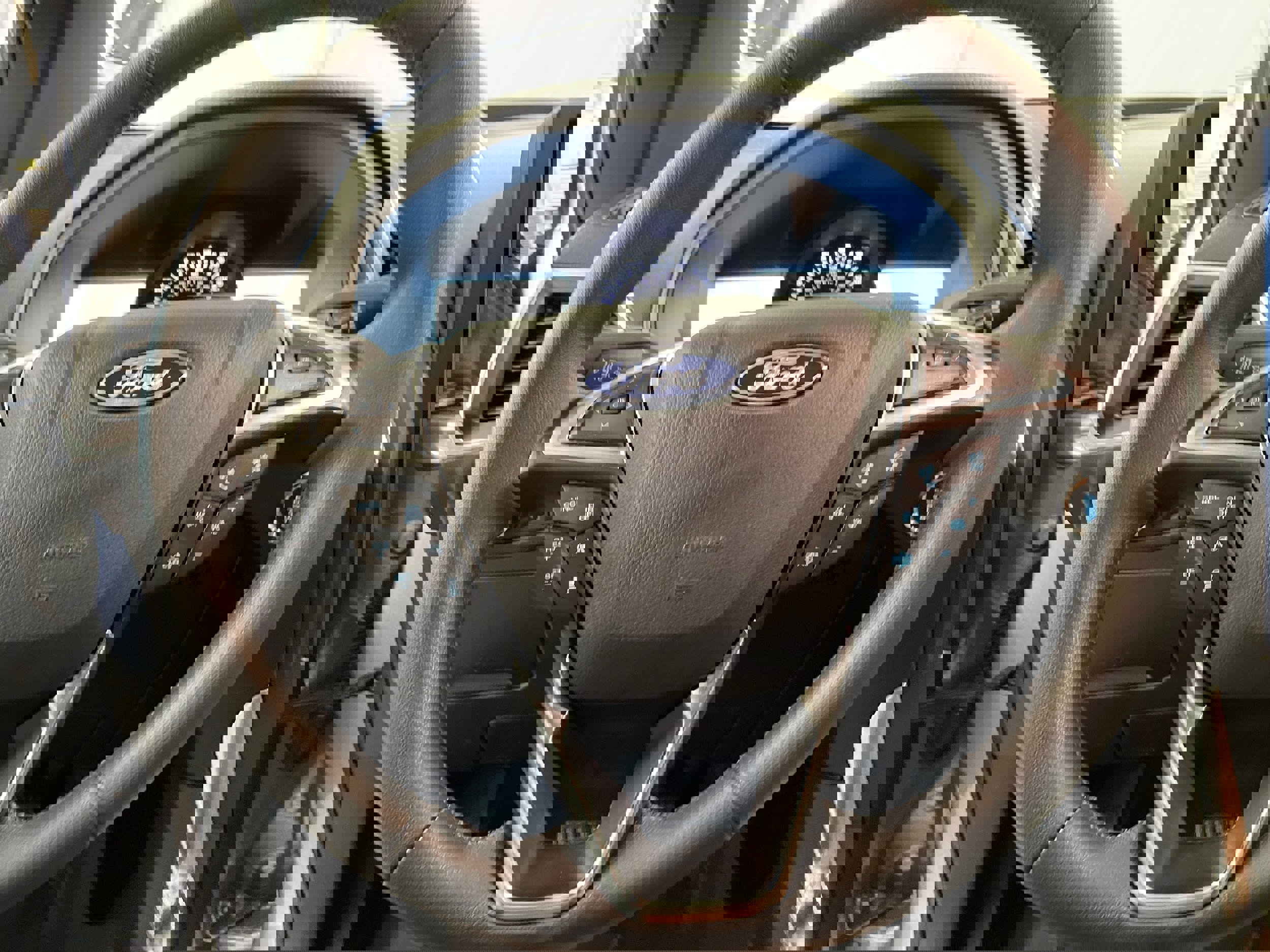 Used 2024 Ford Edge Titanium w/ Titanium Elite Package image 16