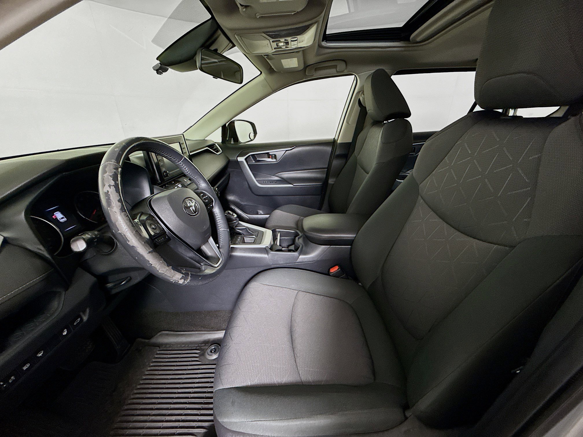 Certified 2019 Toyota RAV4 XLE w/ Convenience Package AWD/4WD image 11