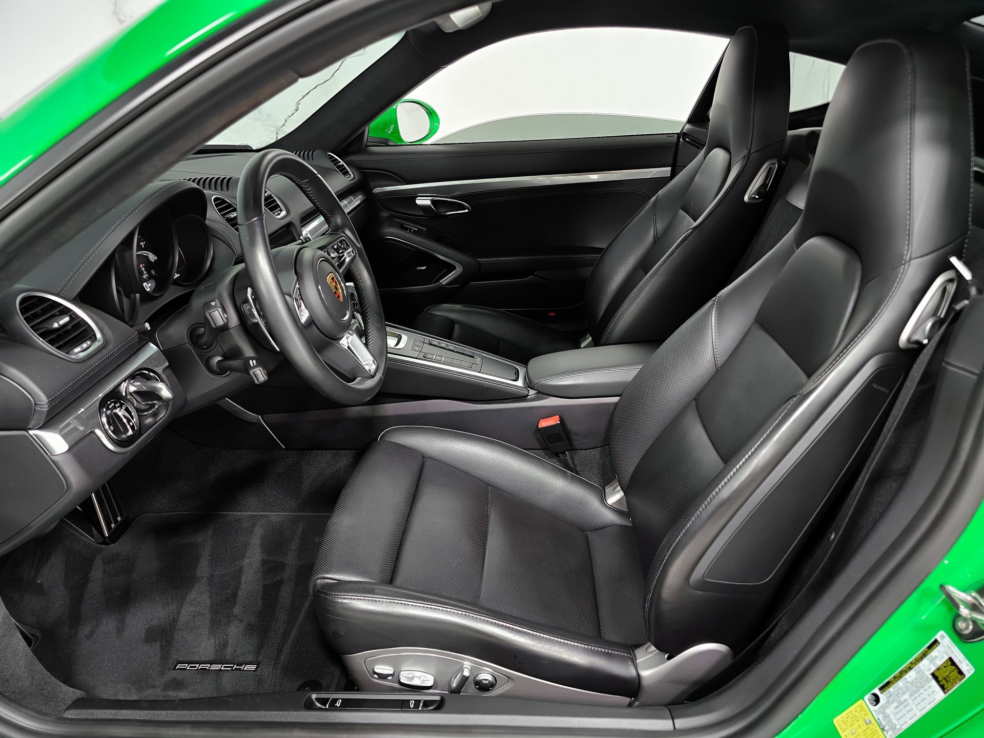 Used 2021 Porsche 718 Cayman GT4 image 15