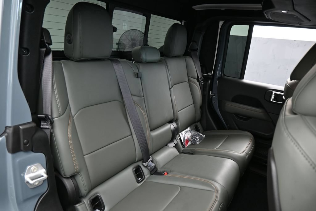 Used 2026 Jeep Gladiator Mojave AWD/4WD image 47