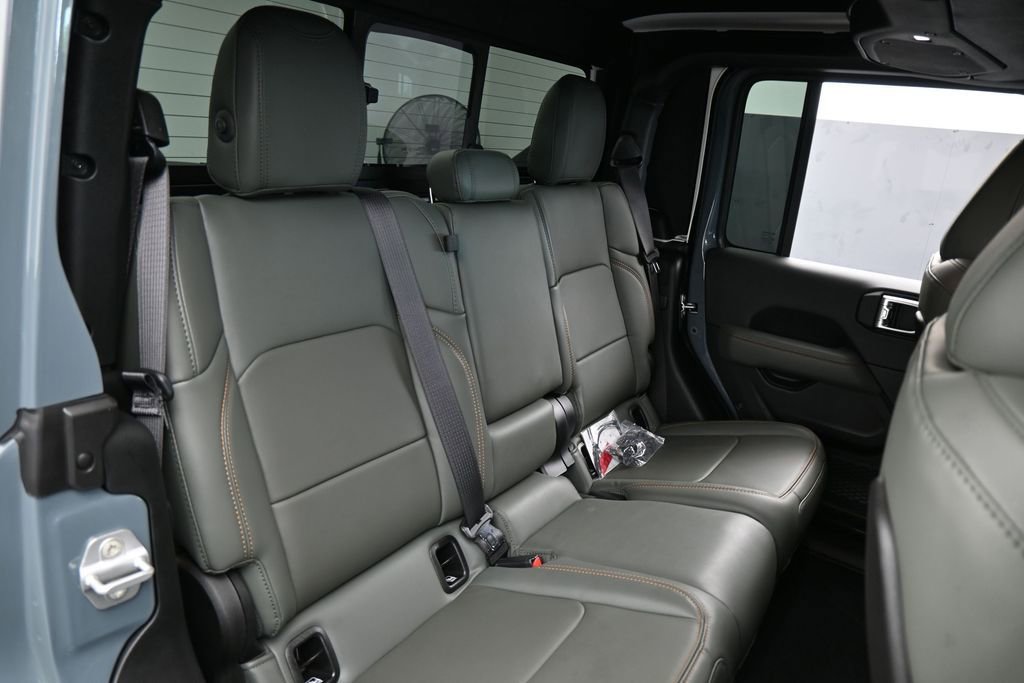 Used 2026 Jeep Gladiator Mojave AWD/4WD image 47