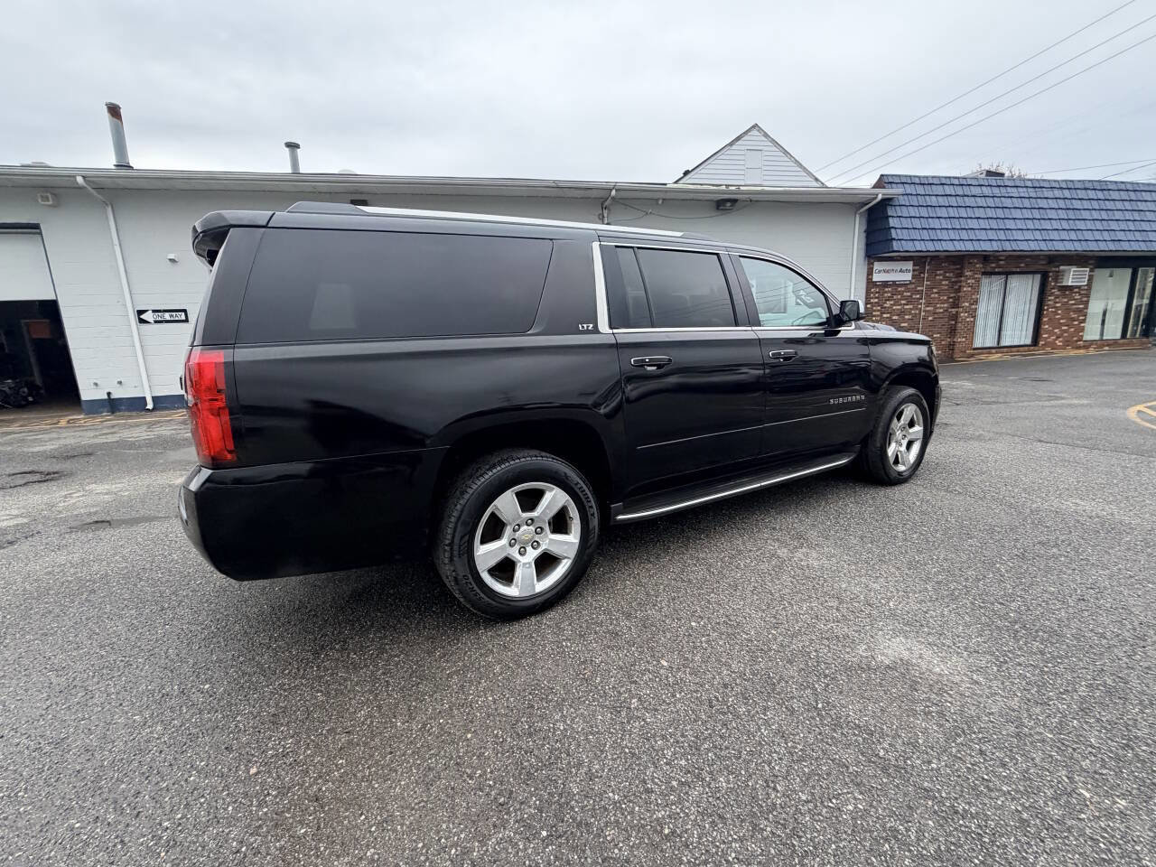 Used 2015 Chevrolet Suburban LTZ AWD/4WD image 10
