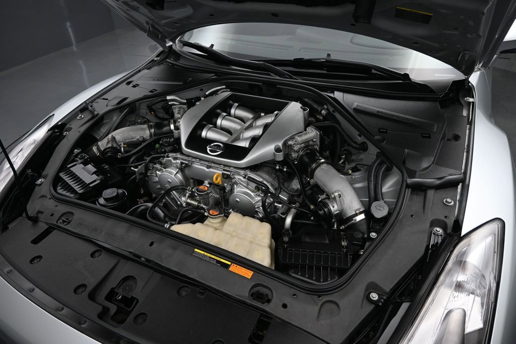 Used 2011 Nissan GT-R Premium AWD/4WD image 3
