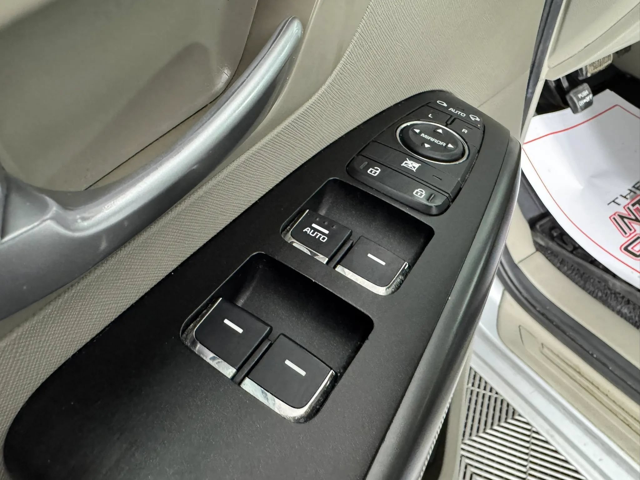 Used 2017 Kia Sedona LX w/ LX Essentials Premium Package FWD image 40