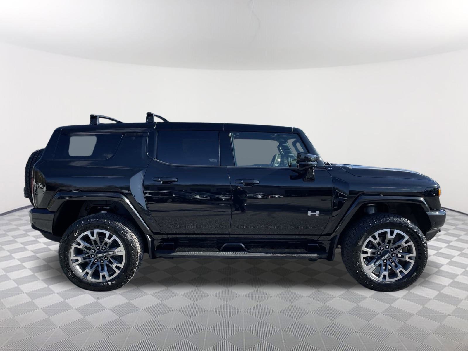 New 2025 GMC Hummer EV 3X w/ LPO, Roof Cross Rail Package image 8