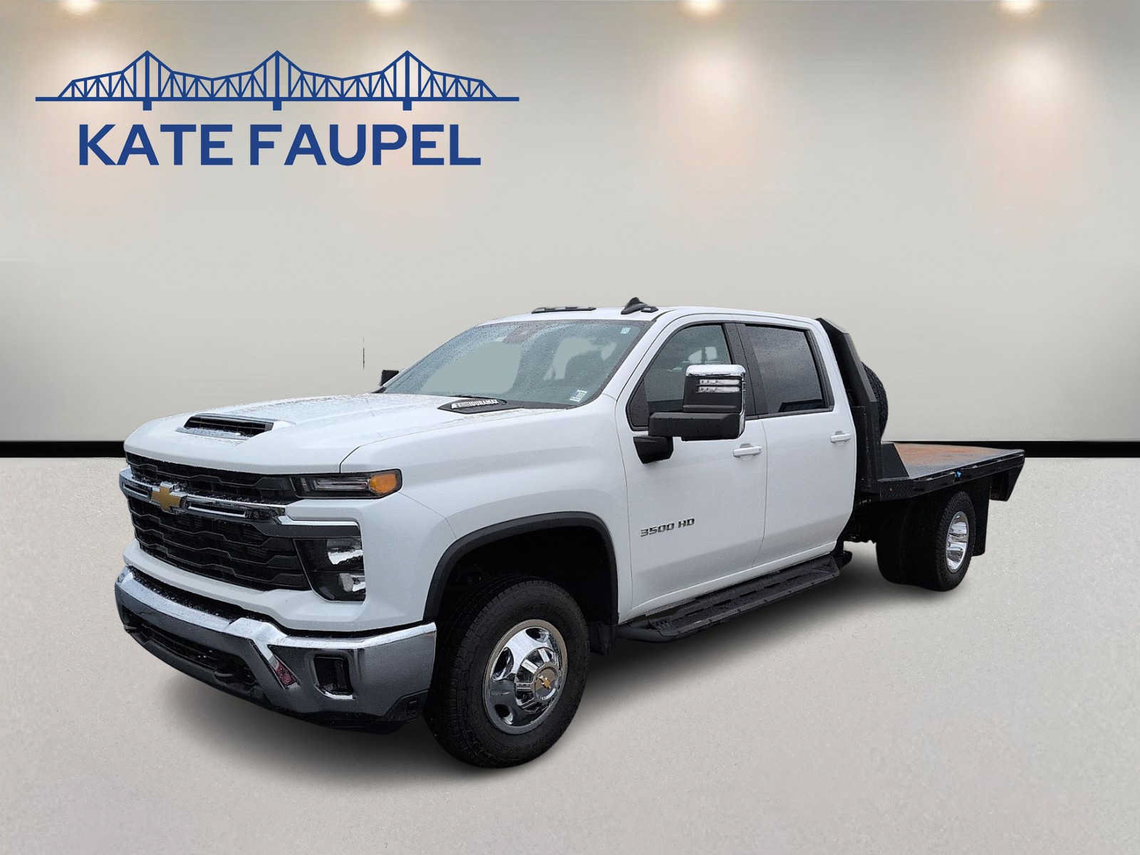 Used 2024 Chevrolet Silverado 3500 LT w/ Convenience Package AWD/4WD image 3