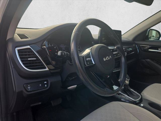 Used 2022 Kia Seltos EX AWD/4WD image 9