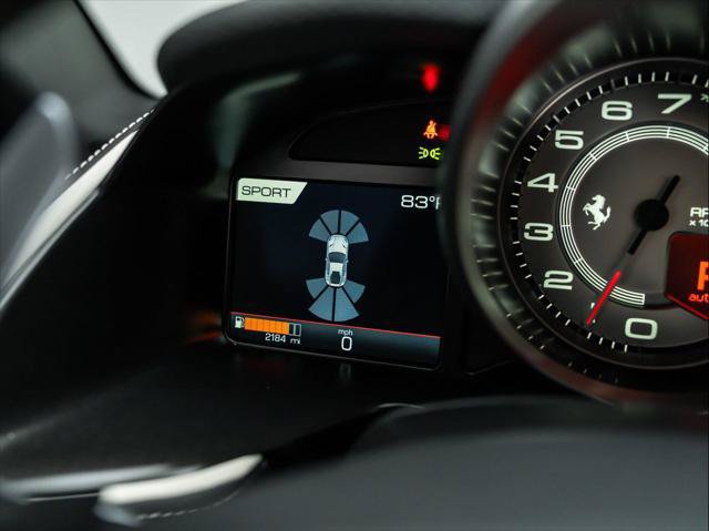 Used 2020 Ferrari 812 Superfast RWD image 25