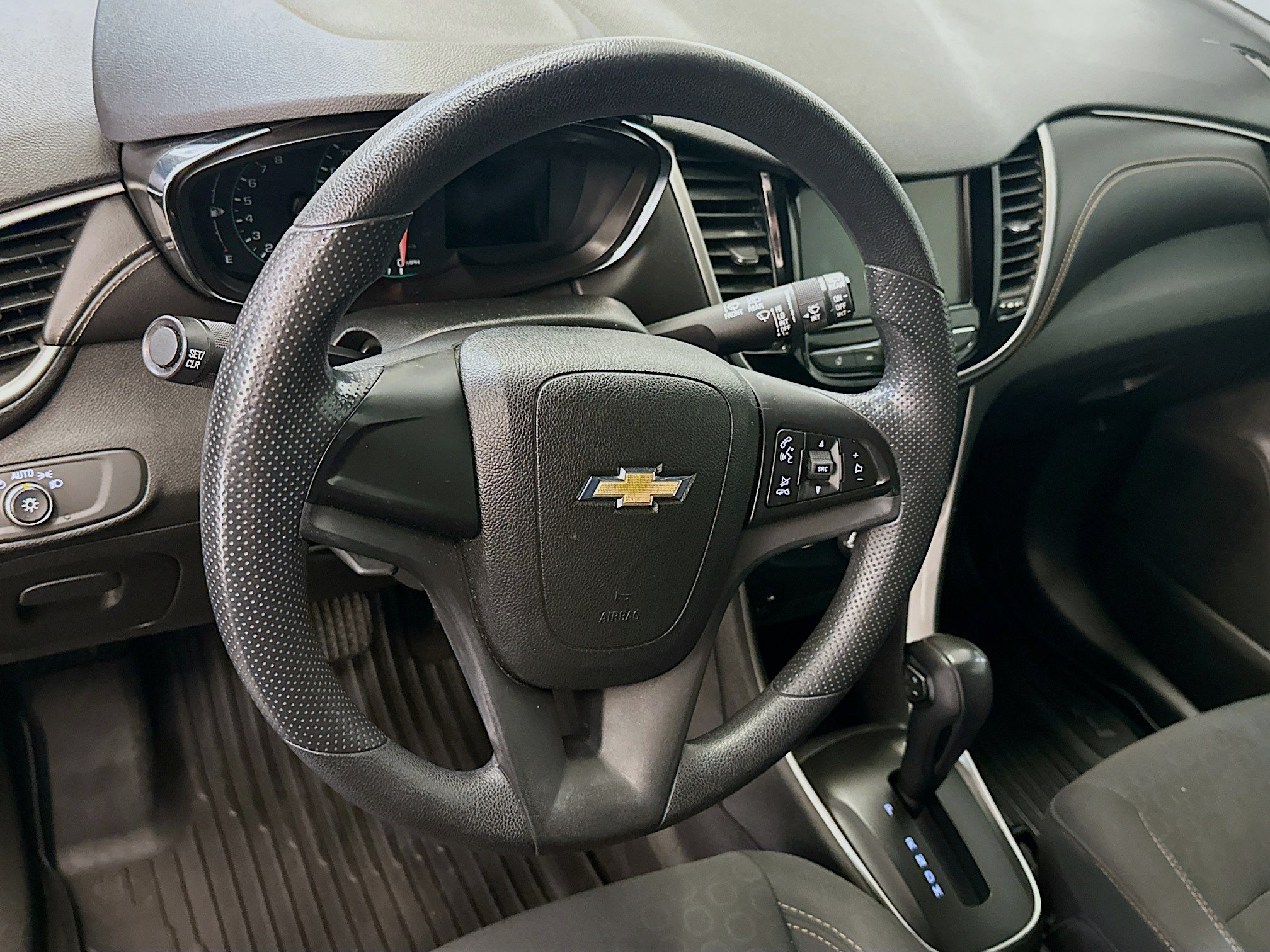 Used 2018 Chevrolet Trax LS AWD/4WD image 18