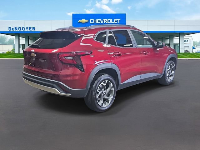 Used 2025 Chevrolet Trax LT FWD image 7