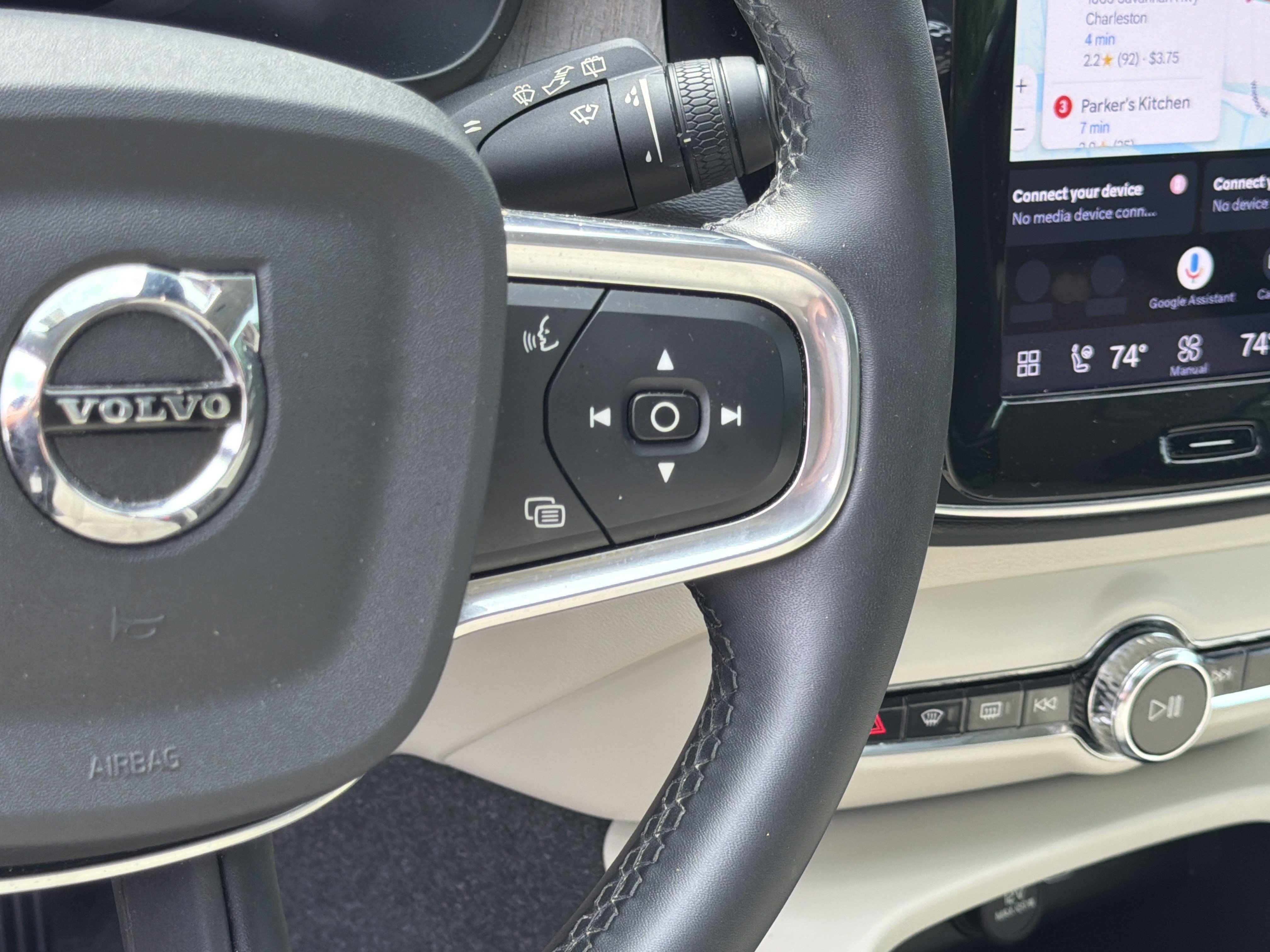 Certified 2023 Volvo XC40 B5 Plus w/ Protection Package Premier AWD/4WD image 20