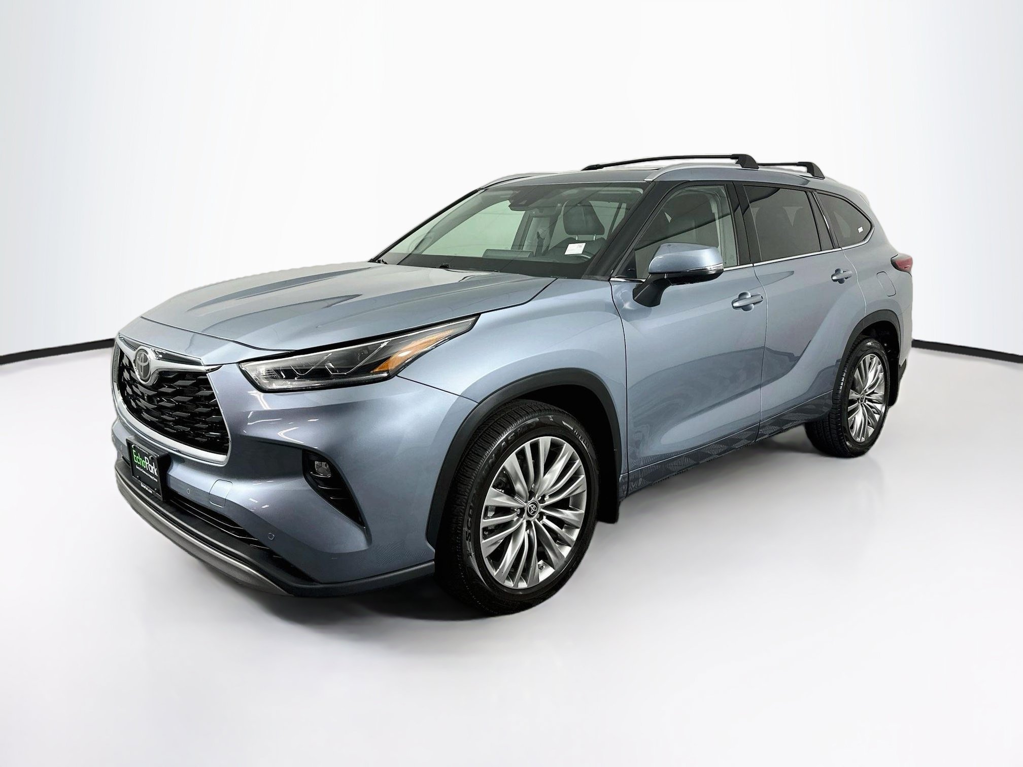 Used 2022 Toyota Highlander Platinum AWD/4WD image 3