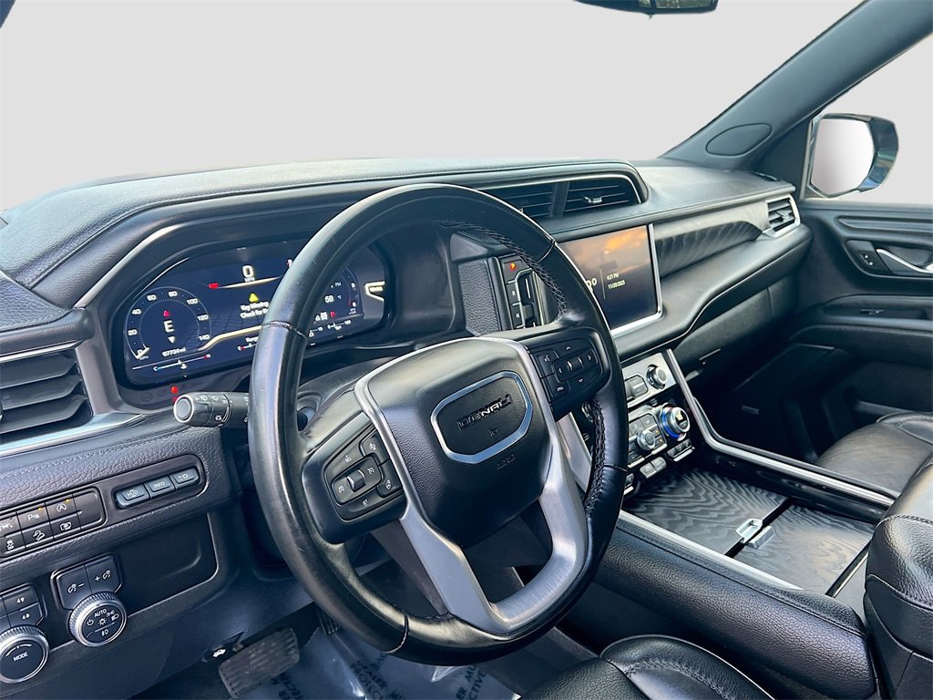 Used 2024 GMC Yukon XL Denali image 9
