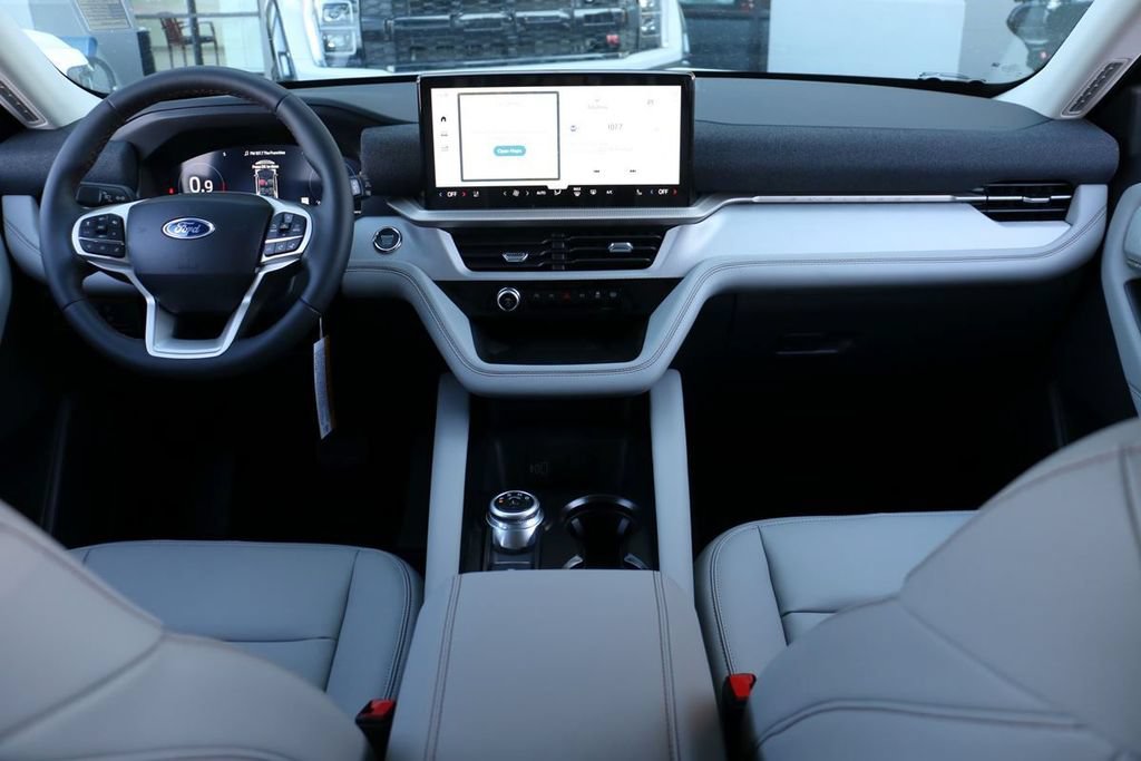 New 2026 Ford Explorer Active w/ Active Comfort Package RWD image 24