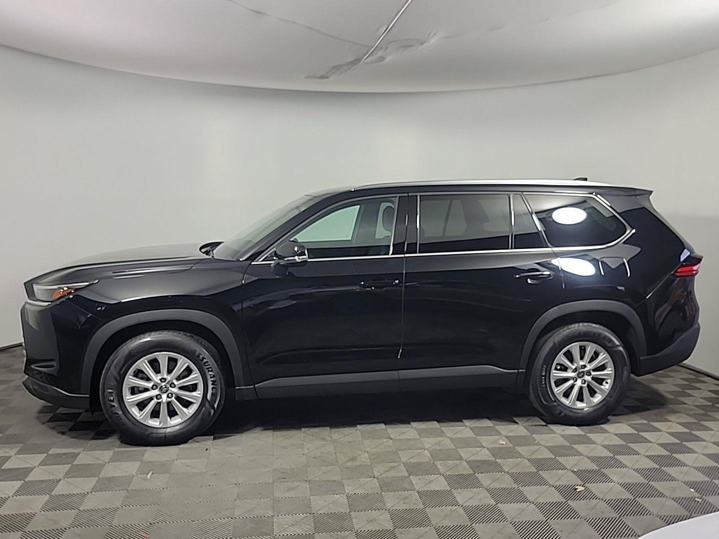 Used 2026 Toyota Grand Highlander AWD image 11