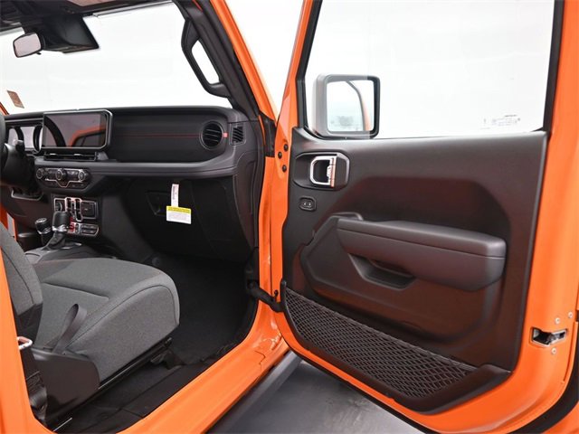 New 2025 Jeep Gladiator Rubicon w/ Steel Bumper Group image 16