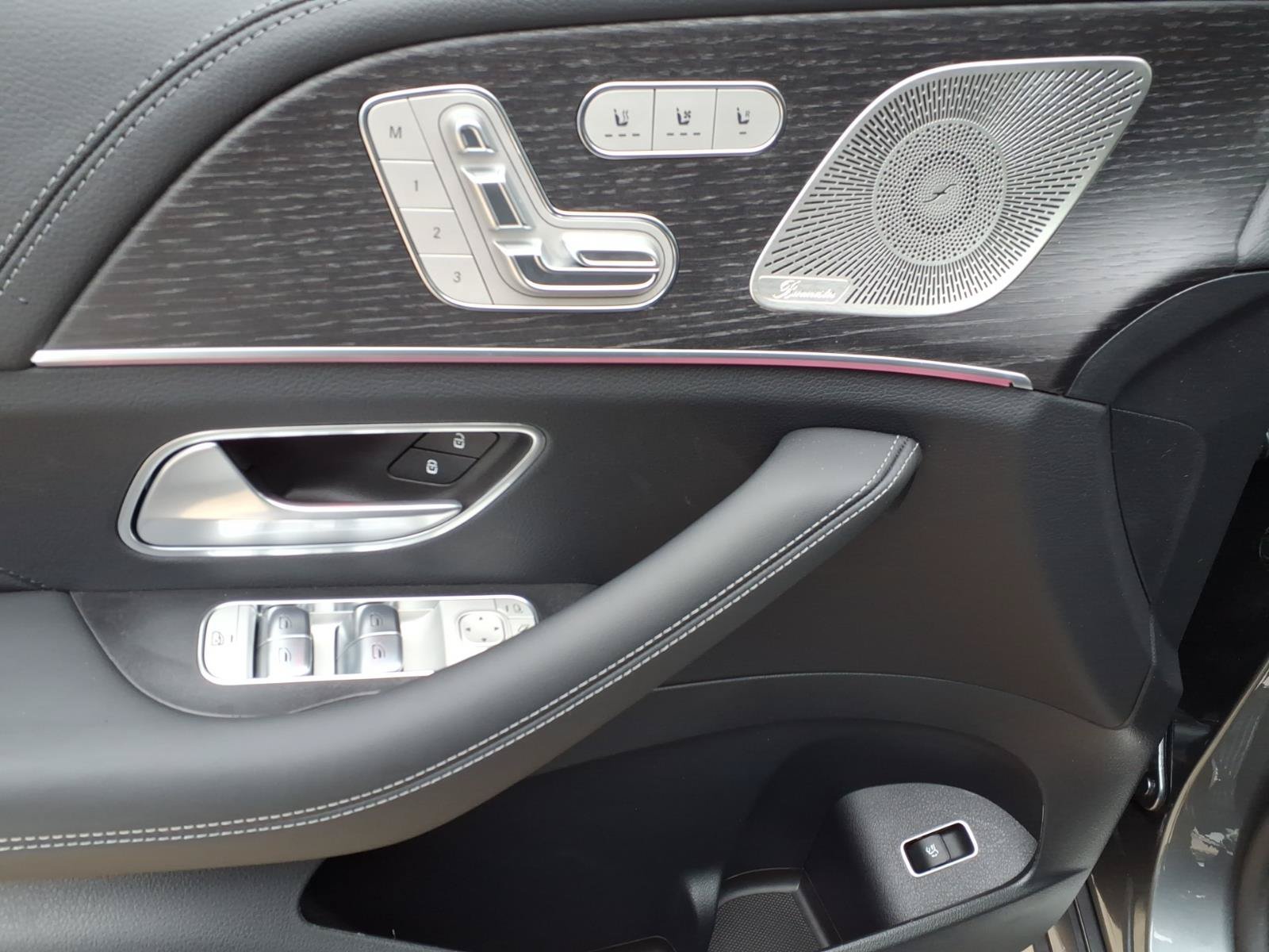 New 2026 Mercedes-Benz GLE 53 AMG 4MATIC Coupe image 12