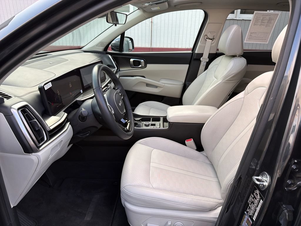 Used 2024 Kia Sorento S w/ Panoramic Sunroof Package FWD image 18