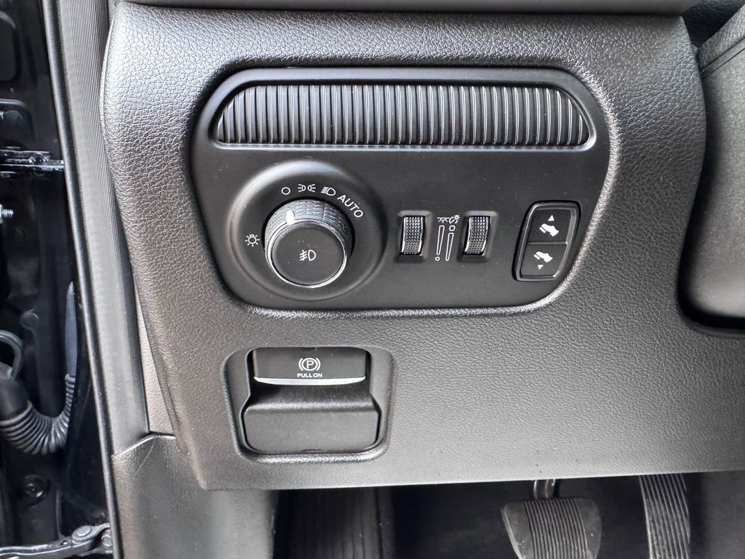 Used 2024 Jeep Wagoneer L Series II w/ Flexible Seating Group image 14