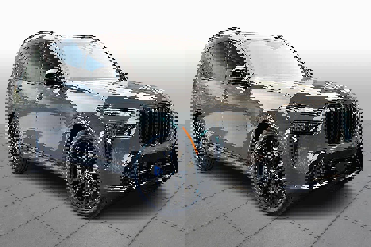 Used 2025 BMW X7 M60i image 3