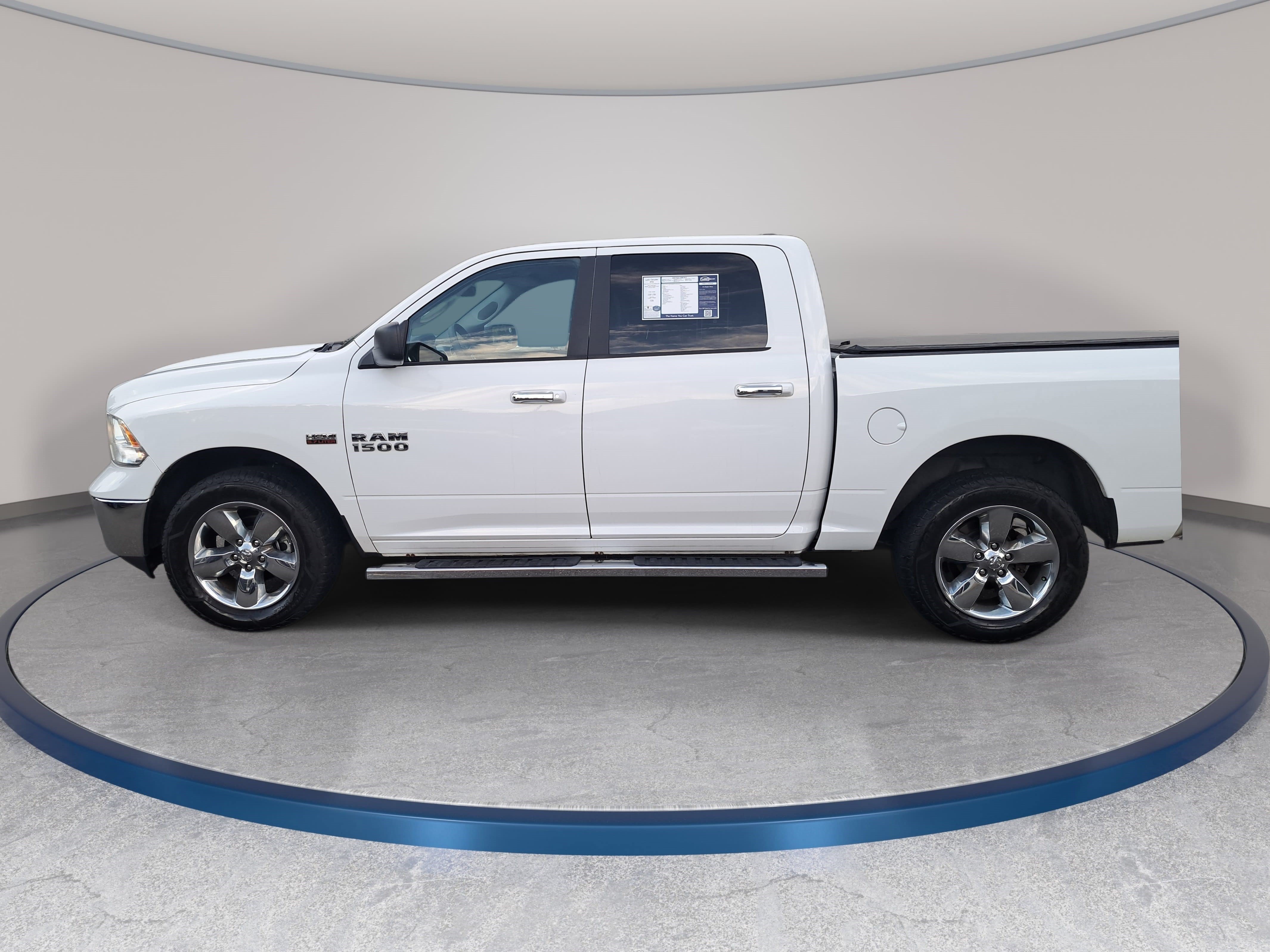 Used 2018 RAM 1500 Classic SLT AWD/4WD image 8