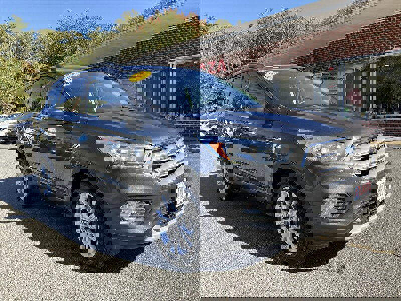 Used 2018 Ford Escape SE image 3