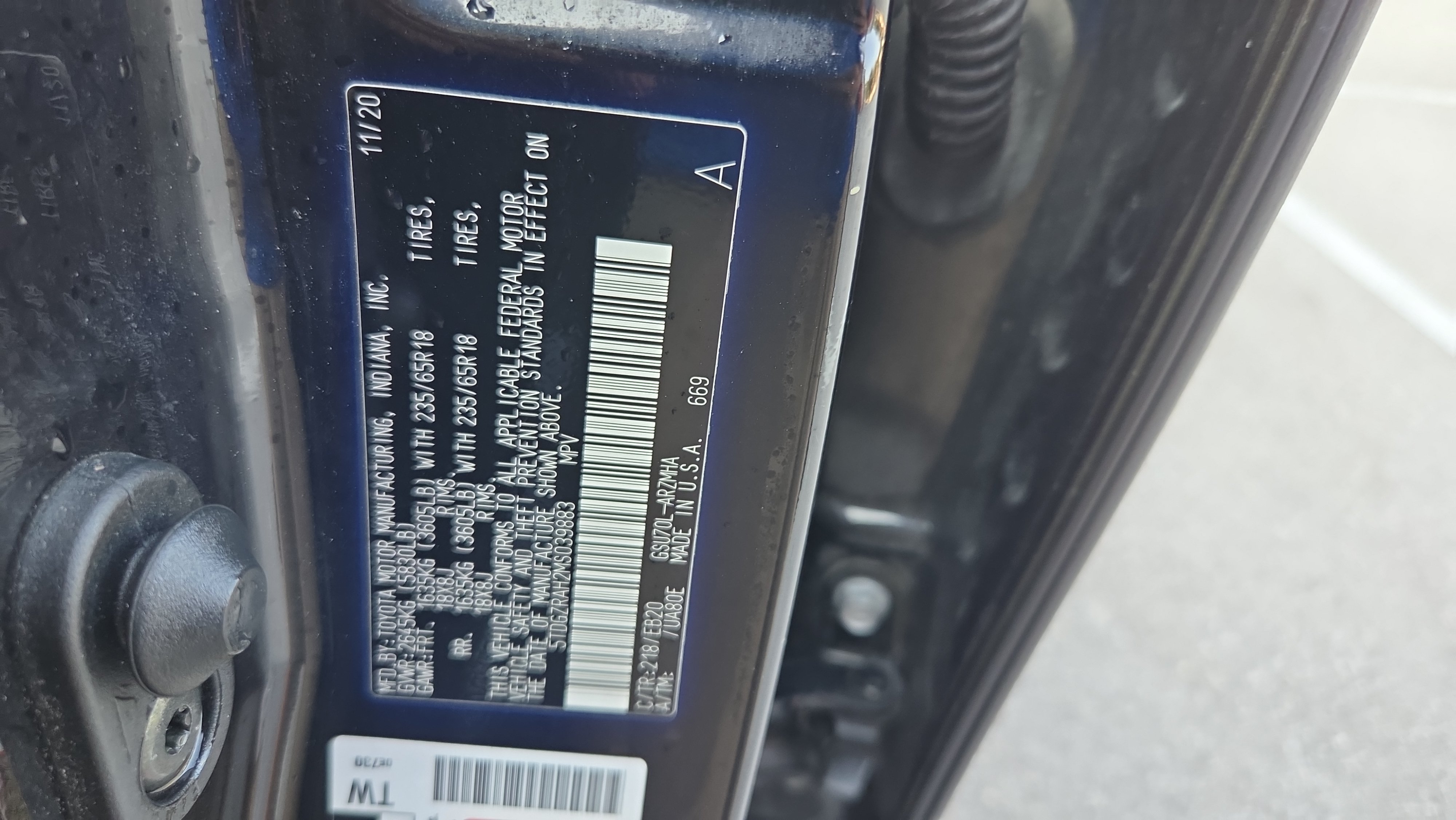 Used 2021 Toyota Highlander XLE FWD image 16