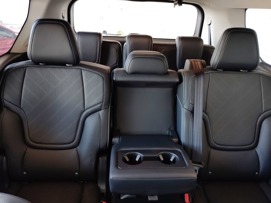 Used 2026 INFINITI QX80 Luxe w/ Cargo Package AWD/4WD image 18