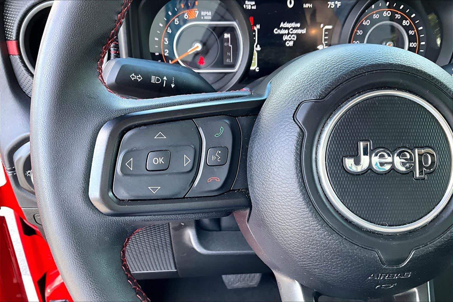 Used 2025 Jeep Wrangler Unlimited Rubicon AWD/4WD image 23