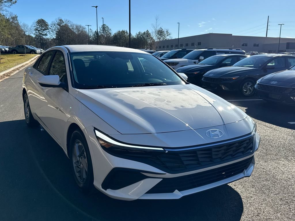 New 2026 Hyundai Elantra SE image 7