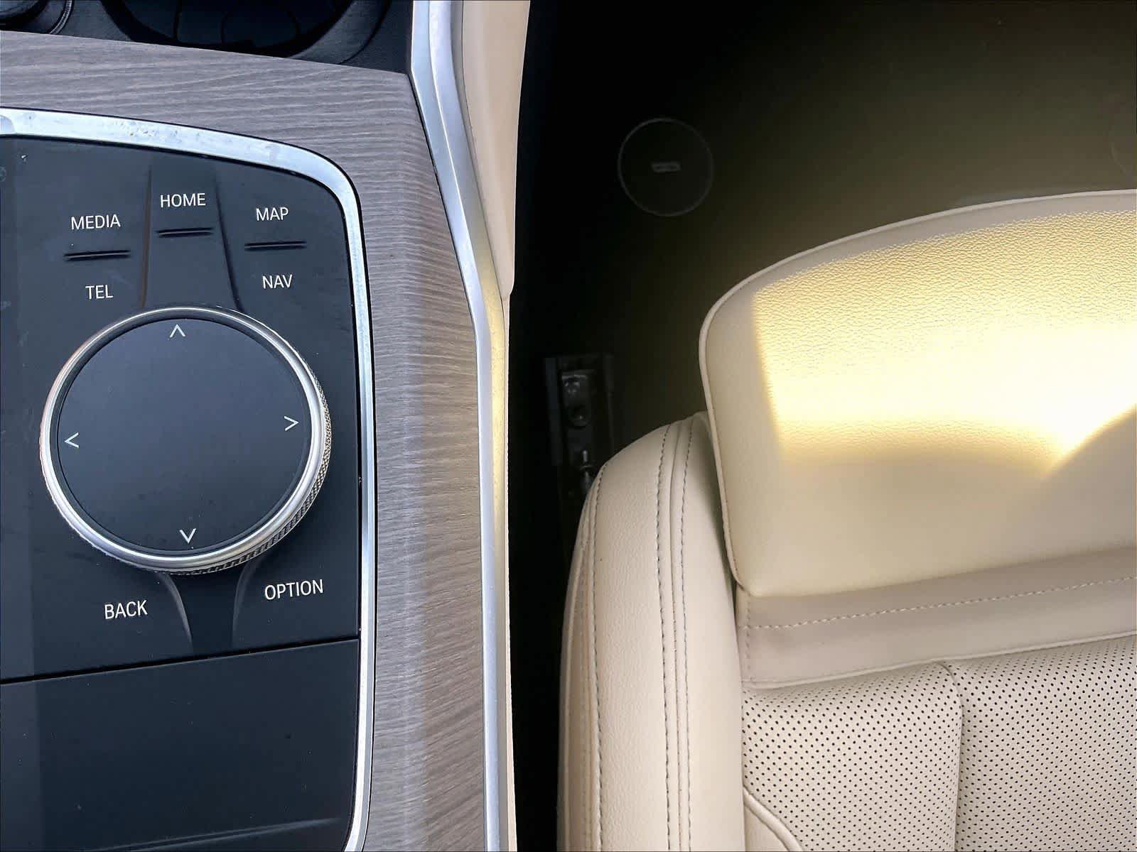 Certified 2025 BMW 330i Sedan w/ Convenience Package image 35