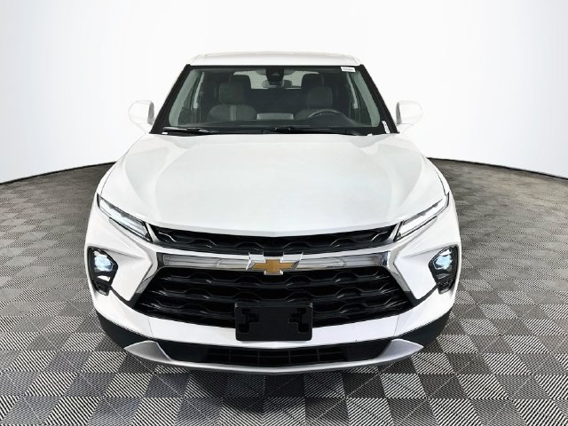 Used 2026 Chevrolet Blazer LT FWD image 2