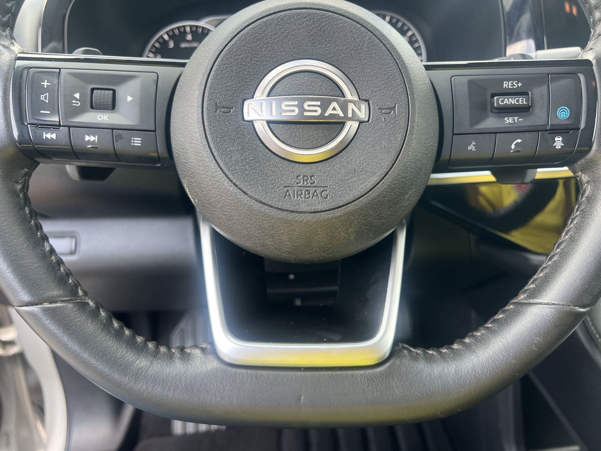 Used 2022 Nissan Pathfinder SV FWD image 9