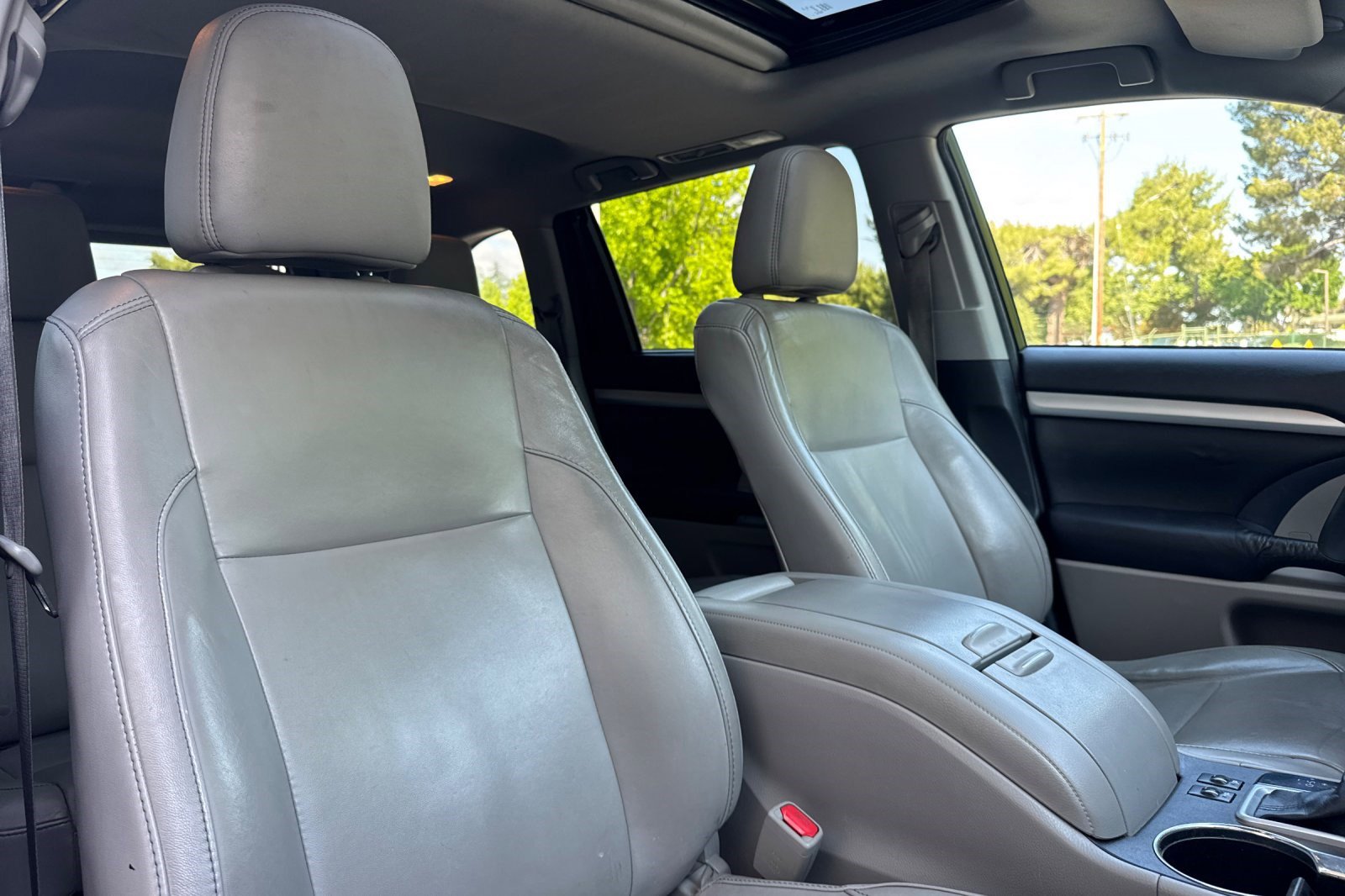 Used 2016 Toyota Highlander XLE AWD/4WD image 31