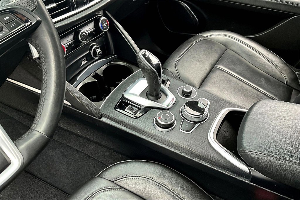 Used 2022 Alfa Romeo Stelvio Sprint image 12