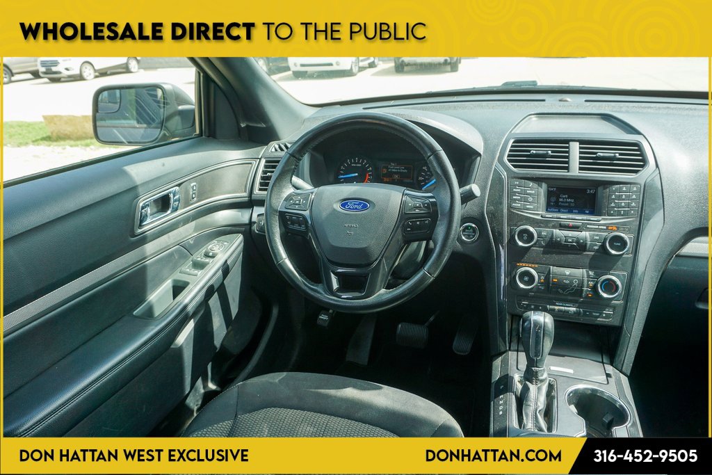 Used 2019 Ford Explorer XLT image 14