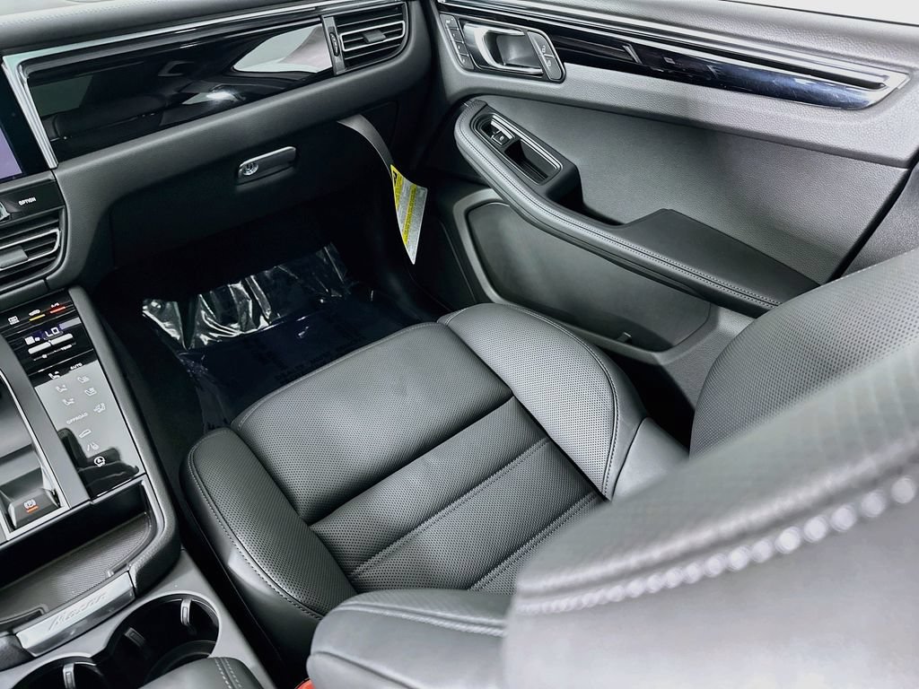 New 2026 Porsche Macan AWD/4WD image 26