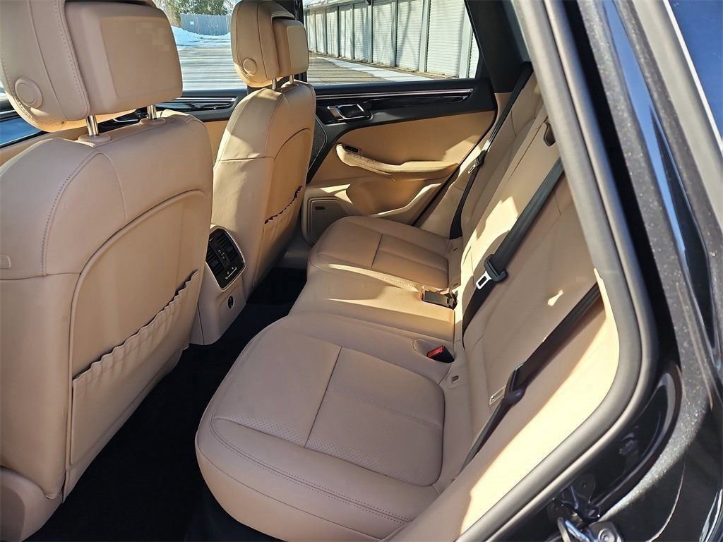 New 2026 Porsche Macan image 26
