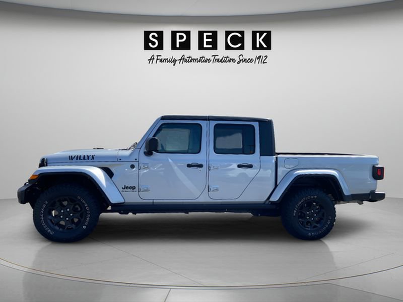 Used 2023 Jeep Gladiator Sport AWD/4WD image 2