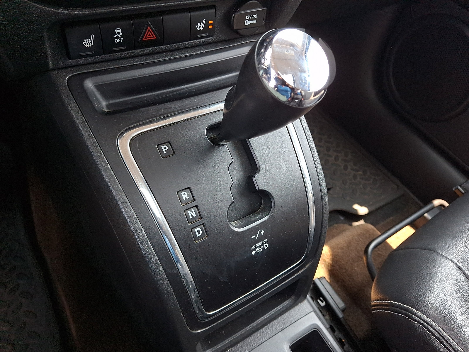 Used 2014 Jeep Patriot Latitude w/ Freedom Edition Package FWD image 17
